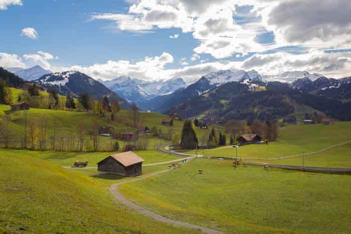 Panoramaweg oberhalb von Gstaad